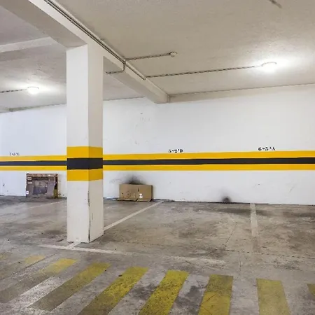 Modern In With 76 Sqm Terrace And Free Parking *