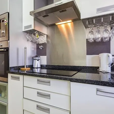 Modern In With 76 Sqm Terrace And Free Parking Albufeira