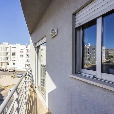 Cozy In 76 M² With Lovely Terrace Apartment *