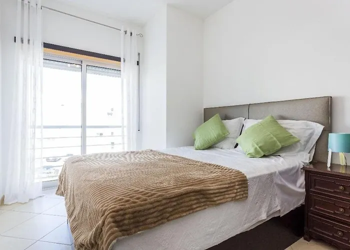 Cozy In 76 M² With Lovely Terrace 알부페이라