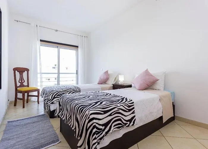 아파트 Cozy In 76 M² With Lovely Terrace *