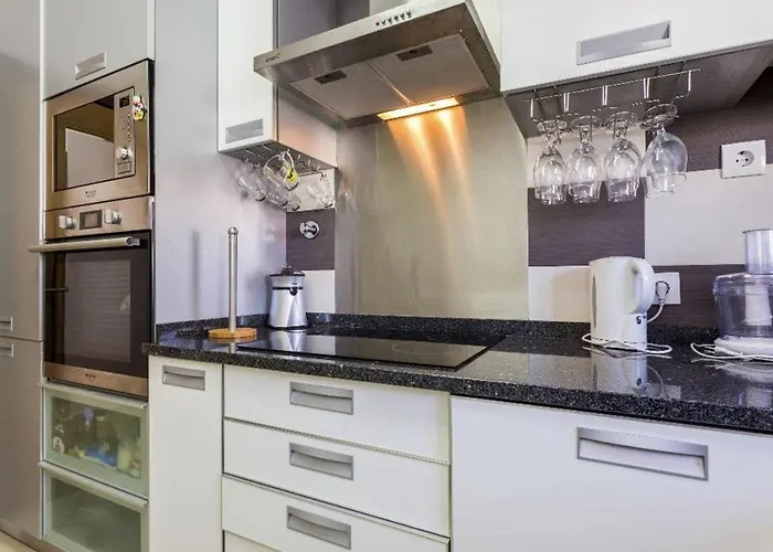 Cozy In 76 M² With Lovely Terrace 알부페이라